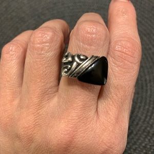 Premier Design preowned chunky onyx size 8 ring